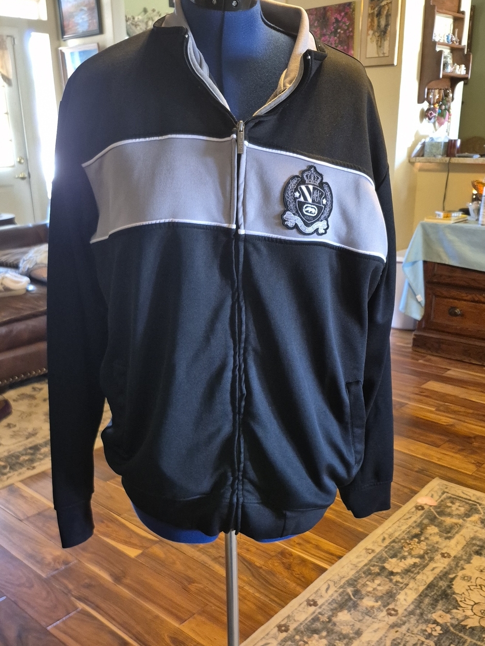 Ecko Unlimited Sz.XL.American streetwear brand Bold Crest Front&back(#1204B)